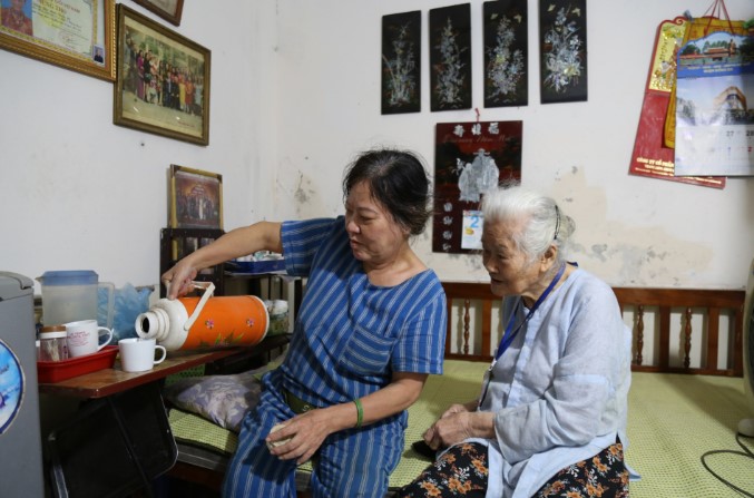 Nữ 'phu rác' 67 tuổi ở Hà Nội - 1