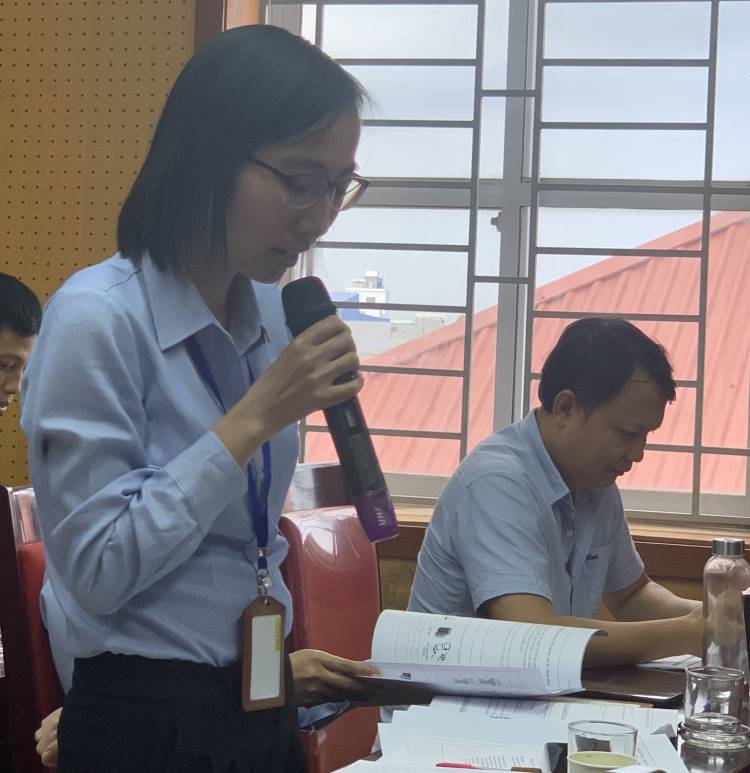 Đại diện BQL Khu công nghiệp Thăng Long đặt câu hỏi thảo luận tại Hội nghị.