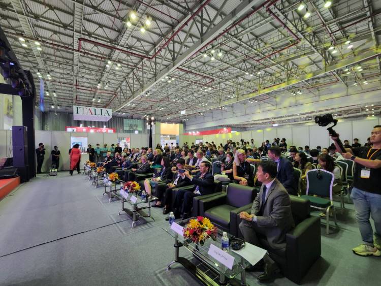 Đại biểu tham dự khai mạc Triển lãm - Hội thảo ProPak Vietnam 2022