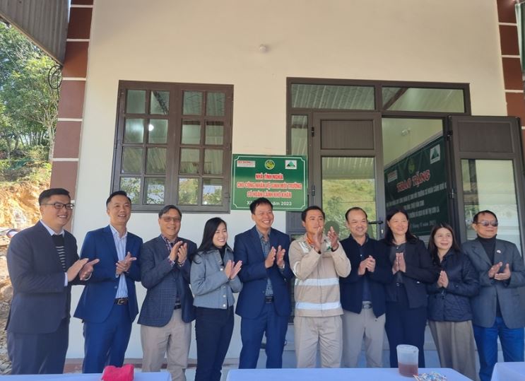 Sau hơn 1 tháng khởi công xây dựng, căn nhà tình nghĩa cho công nhân vệ sinh môi trường Triệu Văn Sinh đã hoàn thiện.