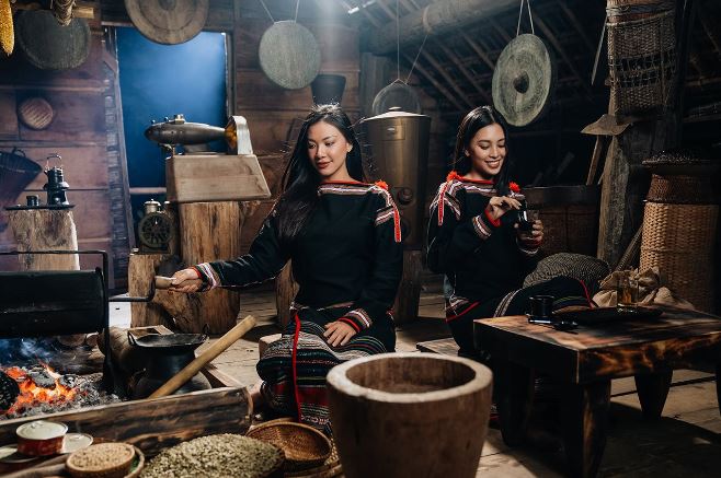 Sự khác biệt, đặc biệt về địa lý, văn hóa của vùng đất Buôn Ma Thuột cùng tình yêu cà phê của con người nơi đây tạo nên hương vị cà phê Robusta đặc trưng, khởi đầu cho khát vọng định danh cà phê Việt Nam trên thế giới