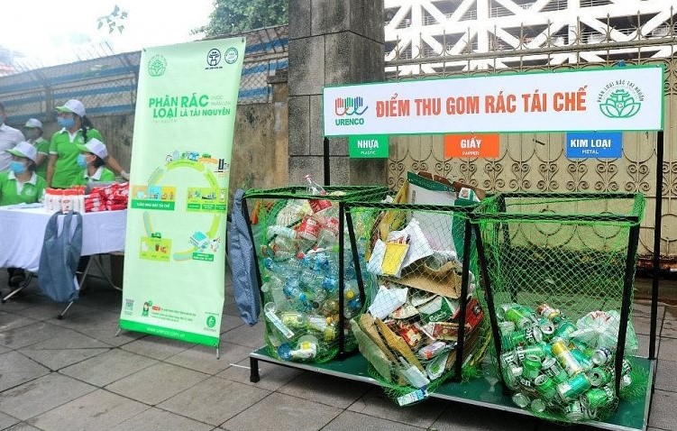 Nút thắt phân loại rác tại nguồn nhiều năm chưa được tháo gỡ tại Thủ đô - Ảnh 1