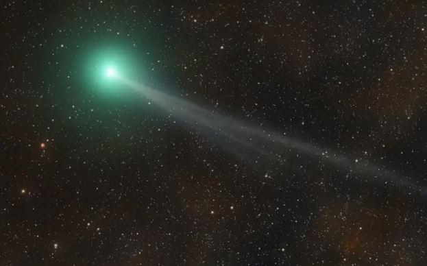 Sao chổi Nishimura lướt qua bầu trời đêm, nhìn từ Trái đất