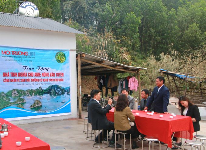Đại diện chính quyền xã Hải Lạng, huyện Tiên Yên phát biểu cảm ơn sự quan tâm, giúp đỡ của Toà soạn Môi trường và Đô thị Việt Nam cùng các nhà hảo tâm đã xây dựng một căn nhà khang trang