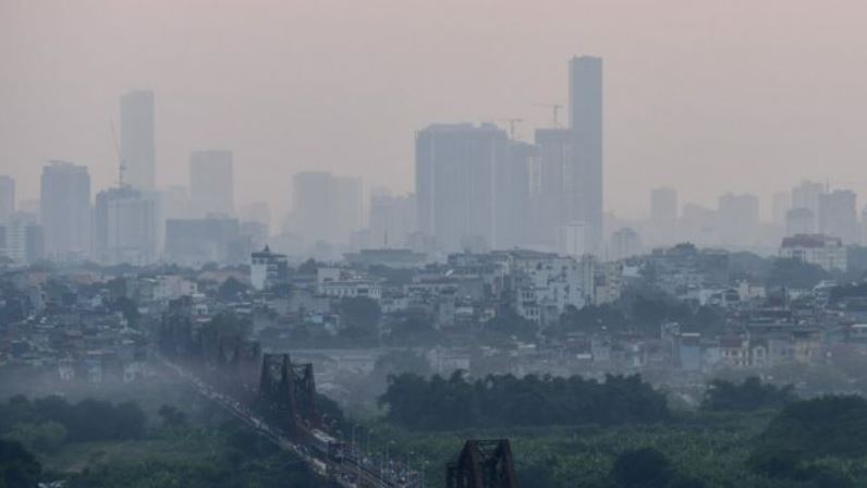 Hà Nội đang đối mặt với một tình trạng ô nhiễm không khí ngày càng nghiêm trọng 