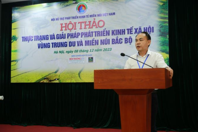 Đại diện tỉnh Điện Biên phát biểu tham luận