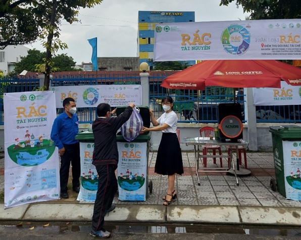 Chương trình thu đổi rác tái chế tại Đà Nẵng ngày càng lan toả - Ảnh 1
