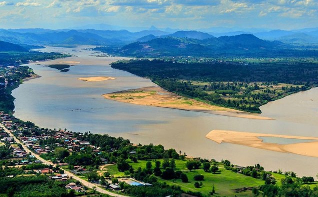Sông ngòi của nước Việt Nam với điểm sáng gì?