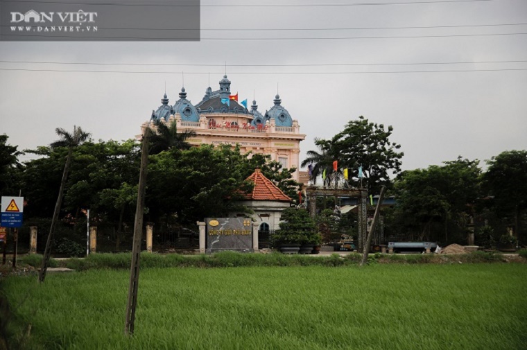 am-anh-khung-khiep-o-lang-giay-phu-lam-o-nhiem-den-con-ruoi-cung-khong-song-noi-cong-nhan-ban-mon-suc-8