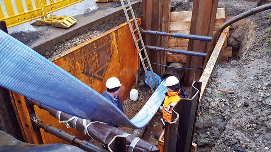 Ứng dụng công nghệ không đào của Primus Line cải tạo đường ống cắt qua đê