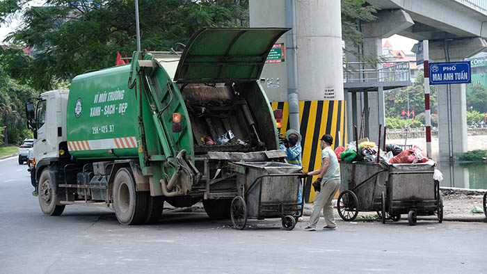 Bất cập từ những bãi tập kết rác thải