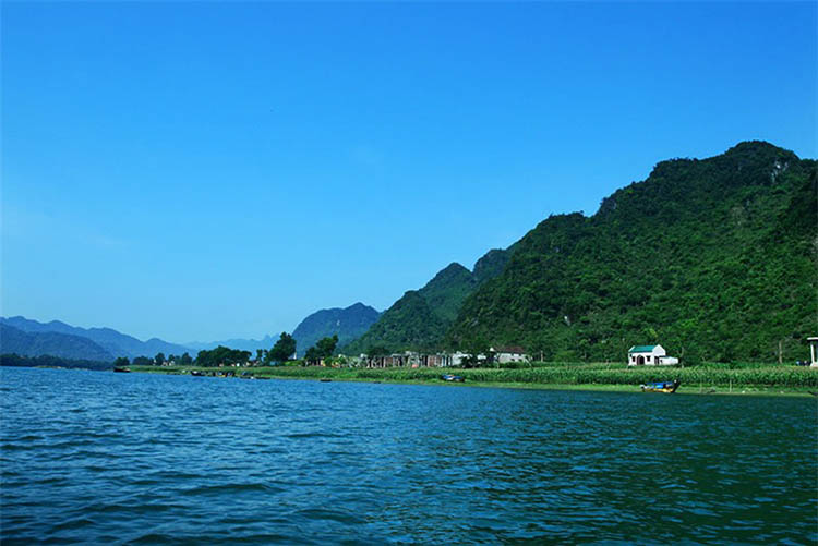 Sông chảy hoàn toàn trên địa phận tỉnh Quảng Bình