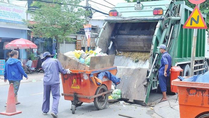 Lực lượng thu gom rác dân lập tại Thành phố Hồ Chí Minh chiếm khoảng 60%