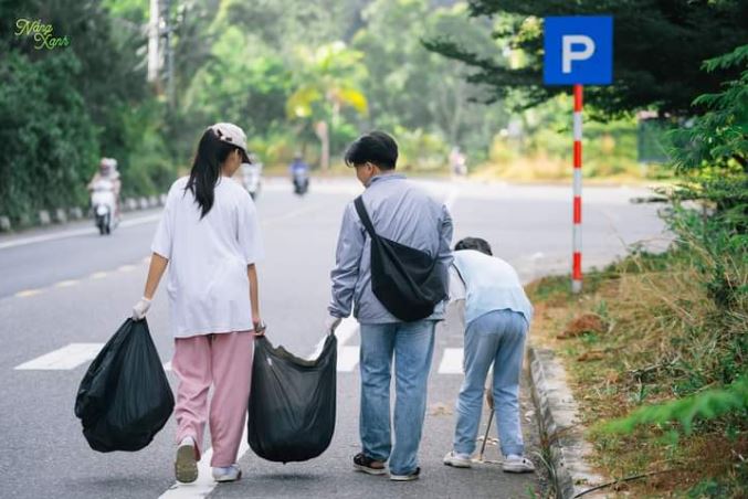 Bãi biển Nguyễn Tất Thành, bán đảo Sơn Trà tại Đà Nẵng và Đồi thông Bồ Bồ ở tỉnh Quảng Nam là một trong những địa điểm mà Biệt Đội Nắng Xanh thường tổ chức các buổi nhặt rác.