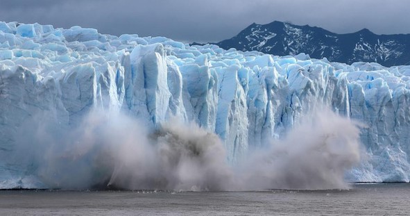 Báo động thảm hoạ khi băng ở Greenland tan nhanh kỷ lục