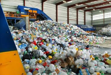 Thực trạng và đề xuất giải pháp tái chế chất thải tại Việt Nam