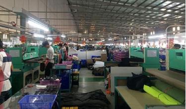 Hiện các doanh nghiệp tham gia sản xuất - kinh doanh tại các KCN của tỉnh Bình Thuận góp phần tạo việc làm cho hơn 11.500 lao động với thu nhập bình quân trên 6,5 triệu đồng/người/tháng.