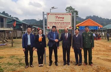 Lãnh đạo tỉnh Quảng Bình và Đại sứ đặc mệnh toàn quyền Ấn Độ tại Việt Nam khánh thành công trình “Xây dựng hệ thống cung cấp nước sinh hoạt và xử lý môi trường” tại bản Sắt.