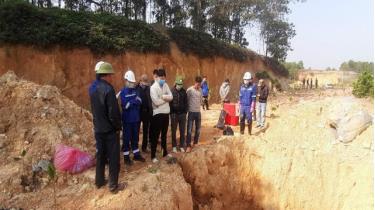 Vụ chôn lấp chất thải nguy hại tại khu đất lâm nghiệp ở Sóc Sơn - Hà Nội (năm 2019). Ảnh: Khương Trung